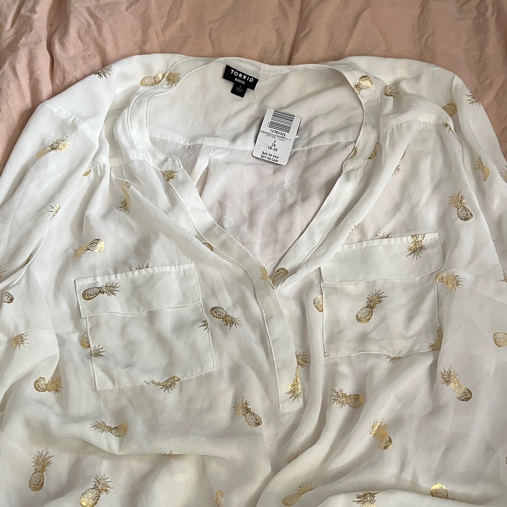 Torrid Harper White Blouse with Gold Pineapple Print 2